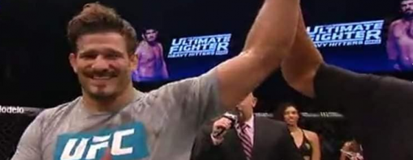 Juan Espino gana de forma triunfal su pase a UFC