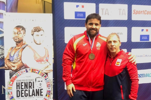 José Cuba Bronce en Niza