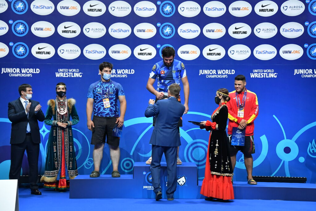 Éxitos en el Campeonato Mundial Junior de Lucha en Ufa Rusia