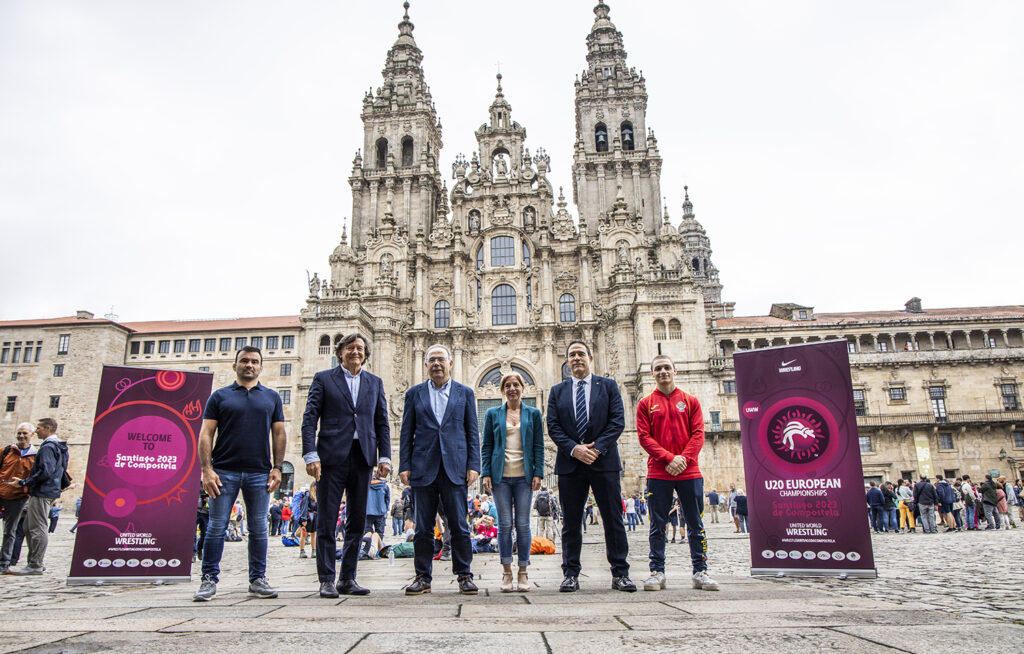 El europeo U20 de lucha se presenta en Compostela