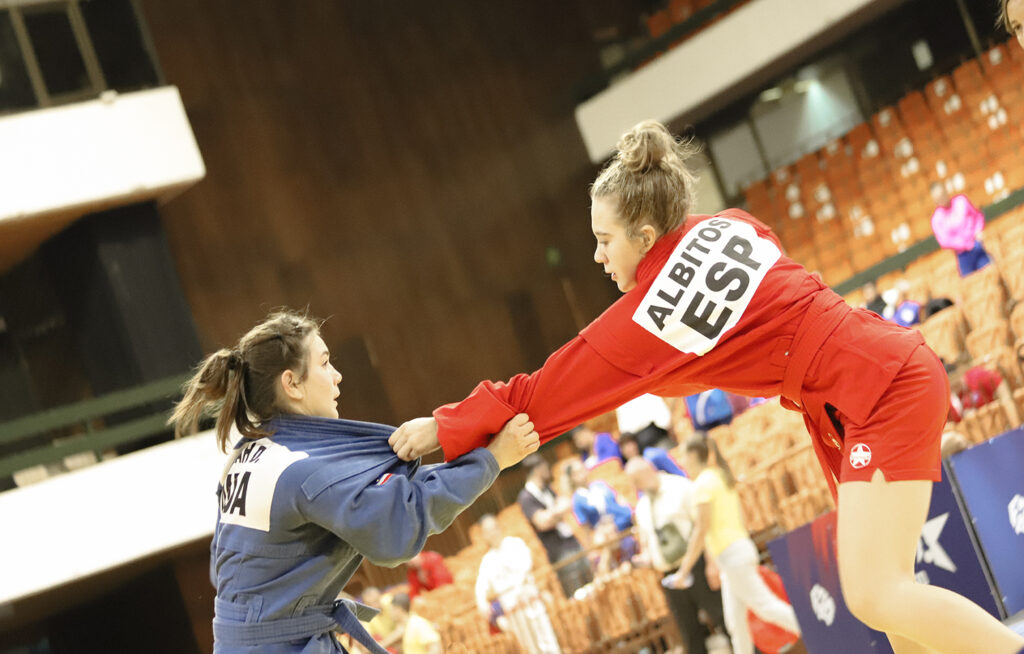 Dos victorias para el sambo en un Mundial sin mucha fortuna